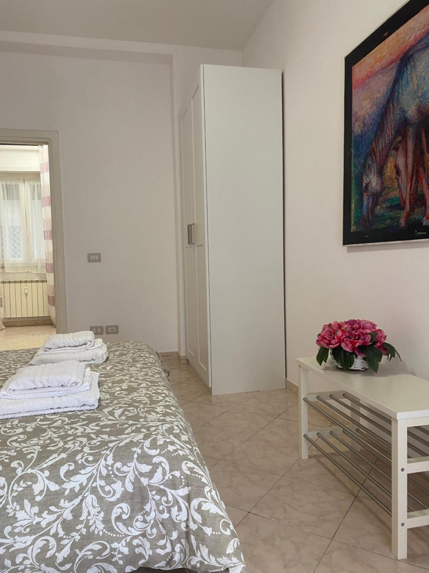 Casa Vacanze Marzia Apartment โรม ภายนอก รูปภาพ